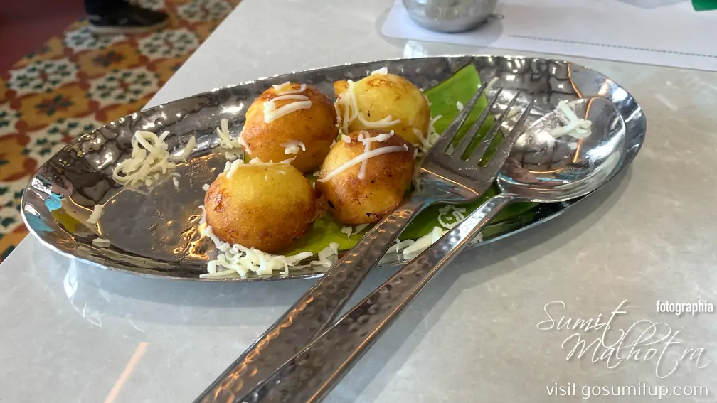 Shree gomateshwara bhawan vapi - a splendid restaurant on the highway Cheese paniyaram at shree gomateshwara bhawan vapi