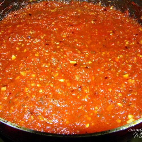 Homemade pizza sauce is ready
