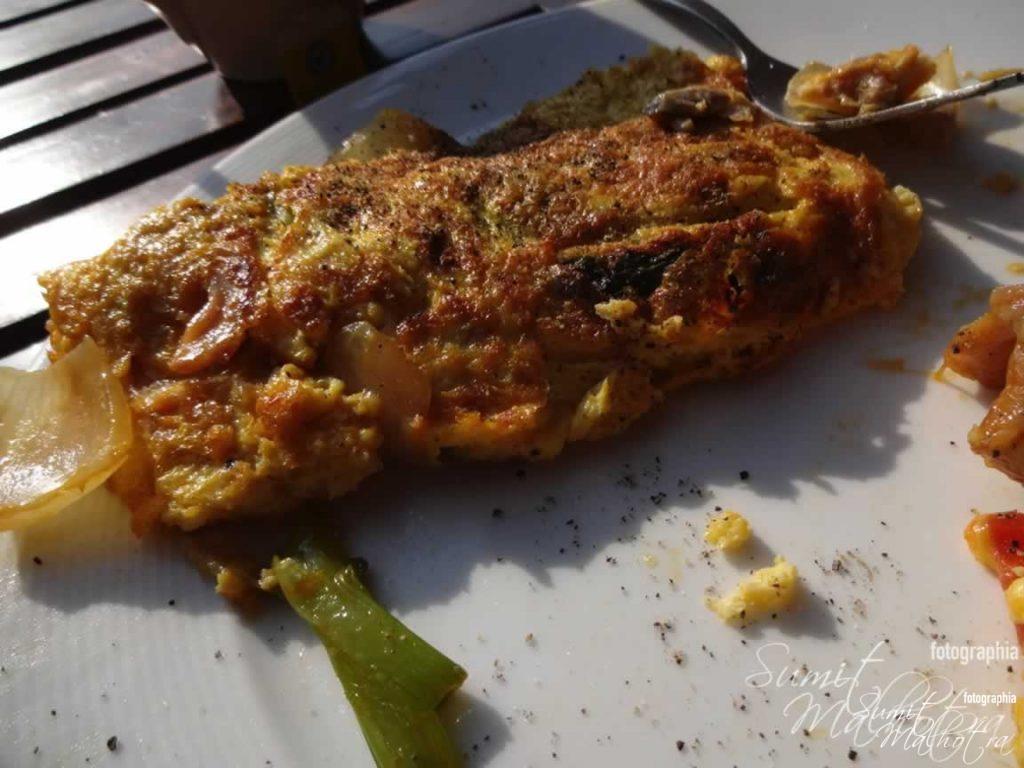 Chiang mai day 4 – pleasurable day exploration: the definitive independent travel guide Stir-fried chicken & cashew nuts omelette