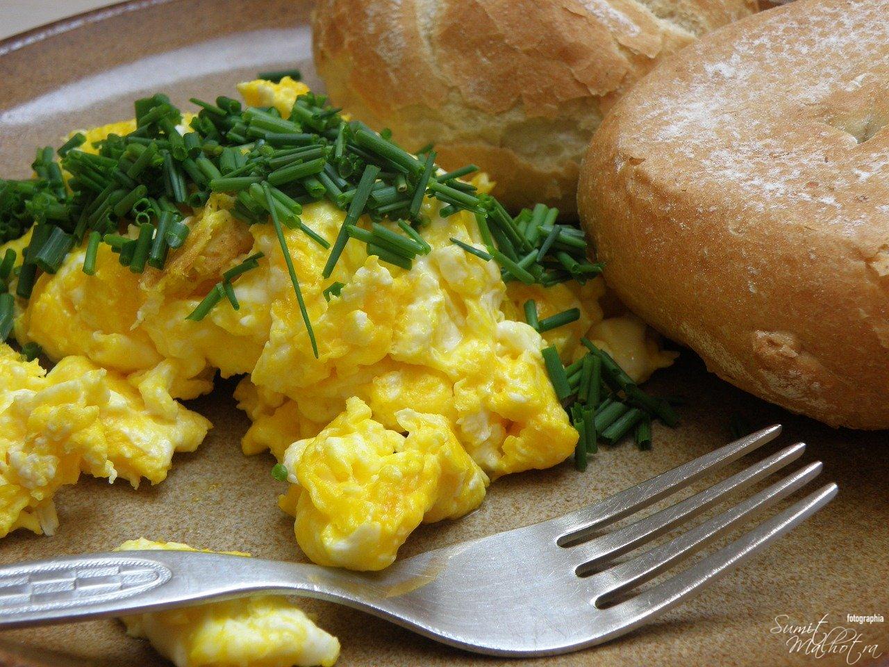 How to make classic scrambled eggs