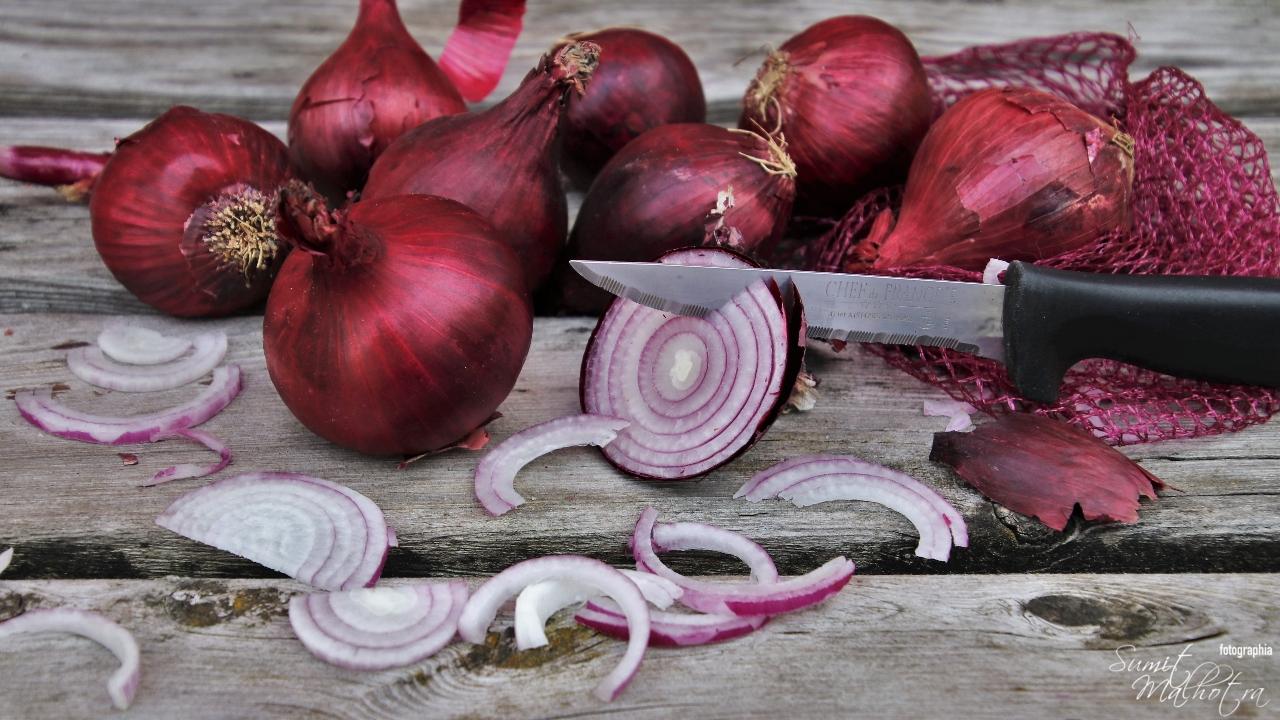Thin slice red onions for frying for birista