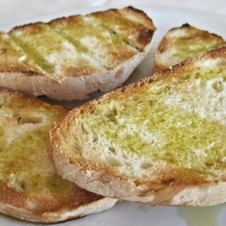 Pan con aceite y ajo recipe or hot bread with olive oil garlic recipe