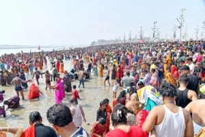 What is the importance of this Holy Dip or Amrit Snan at Sangam?