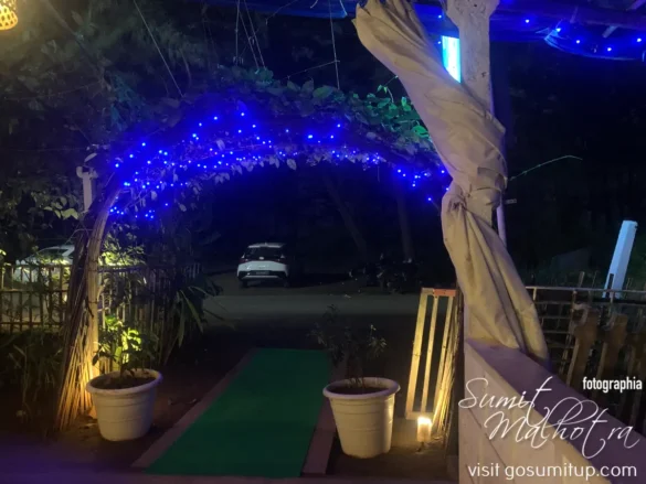 Turtles restaurant & bar - entrance