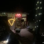Night shot - dochi cafe dochi kasauli