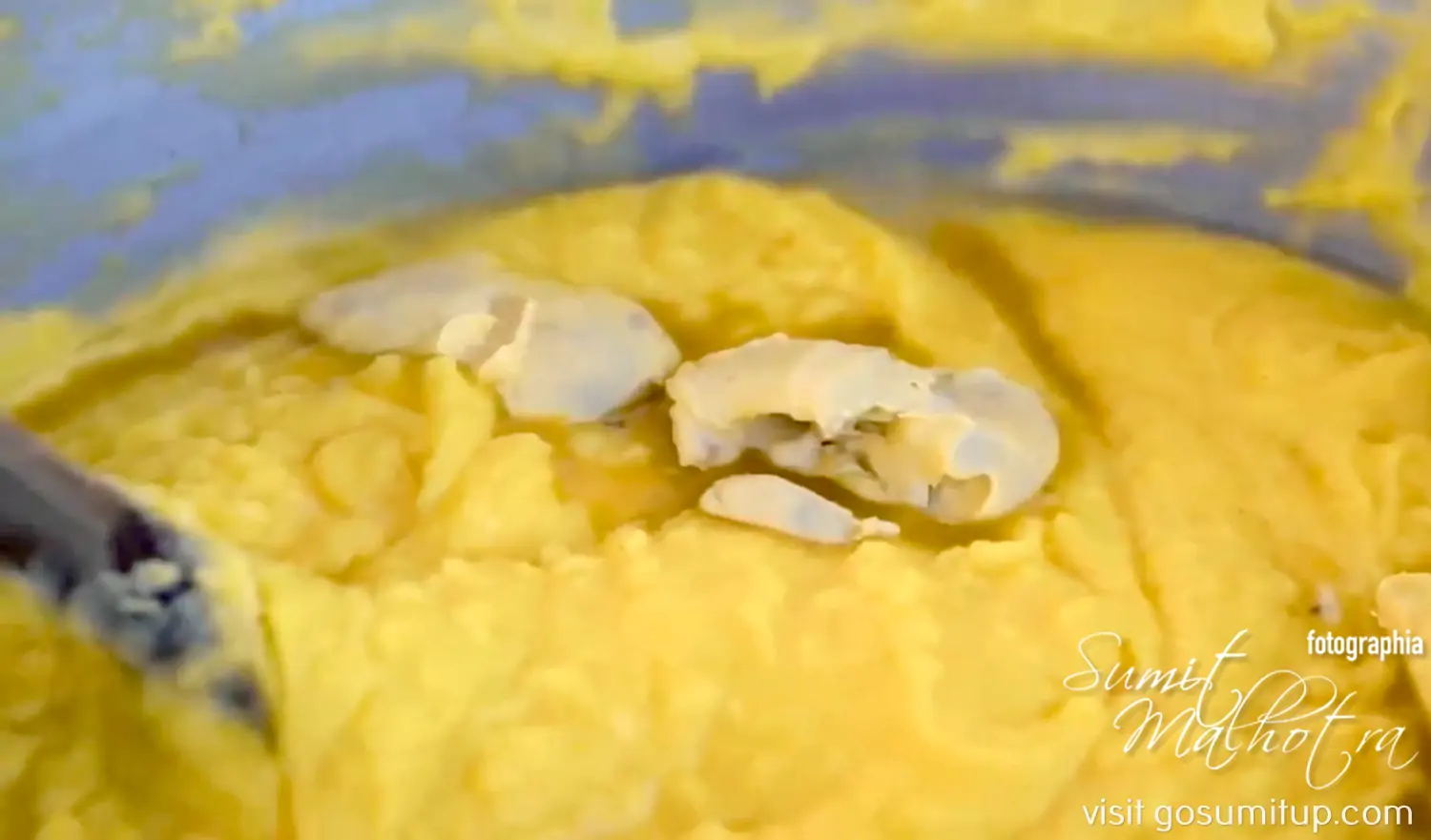 Fungee with garlic paste