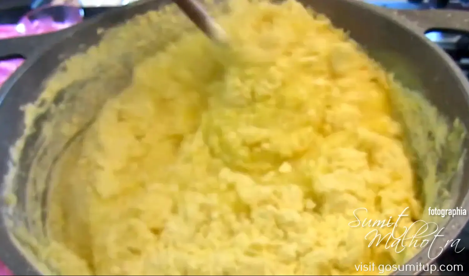 Muamba de galinha accompaniment - funge (boiled cornmeal)