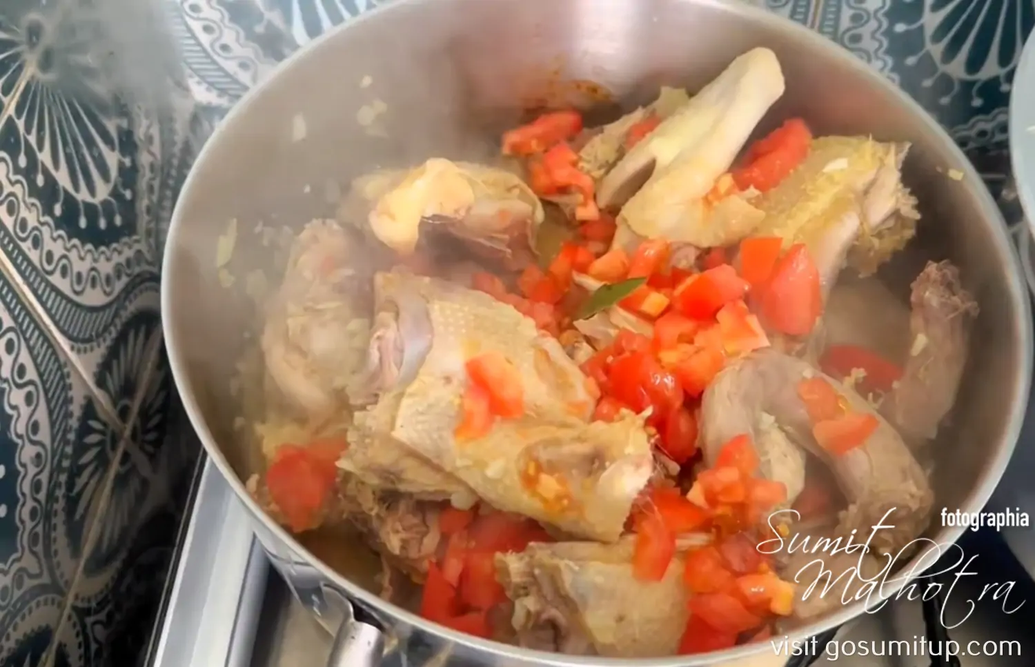 Muamba de galinha accompaniment - tomatoes added