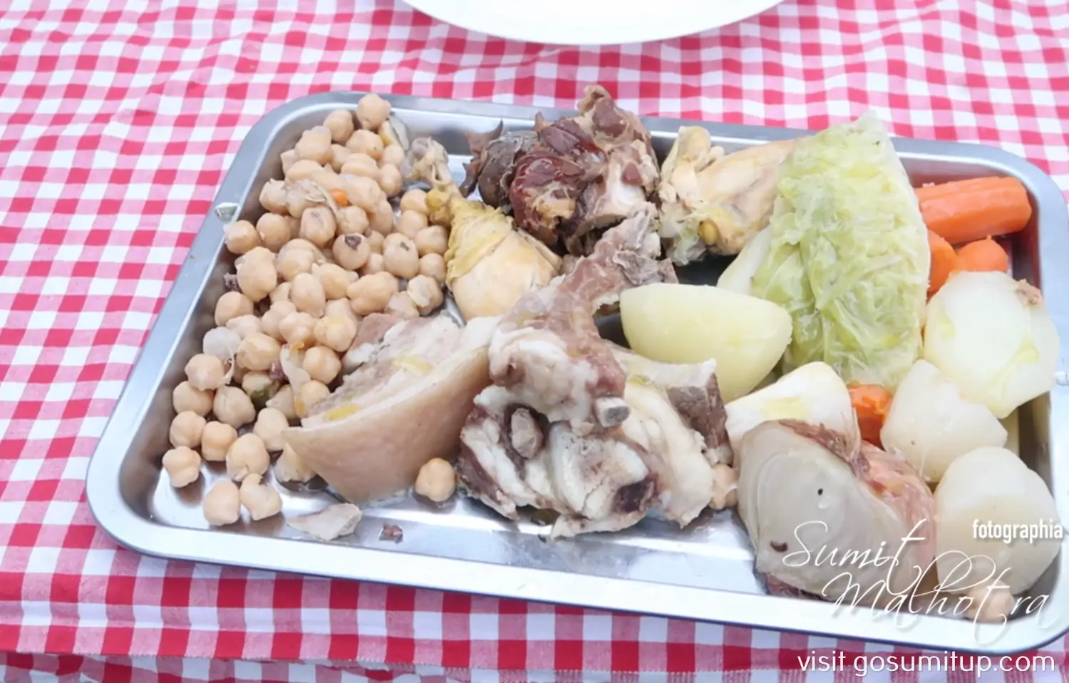 Vegetables, meat & peas for escudella