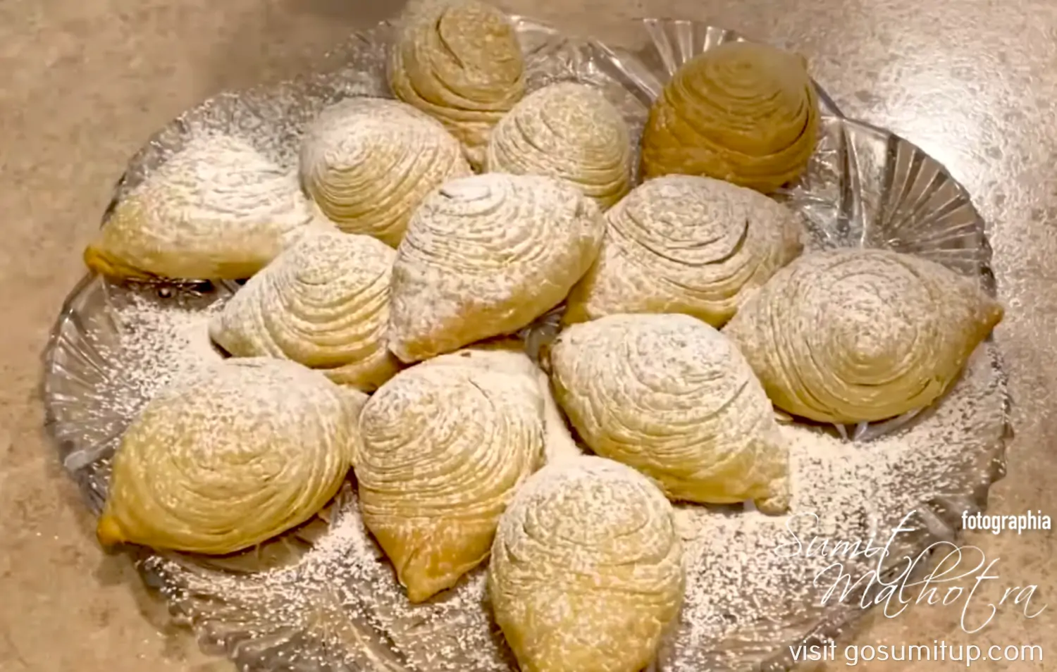 20 dust badambura with powder sugar