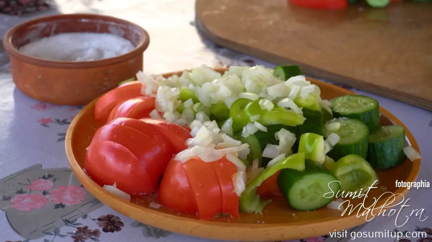 Salad prepared to accompany sheki piti Salad prepared to accompany sheki piti