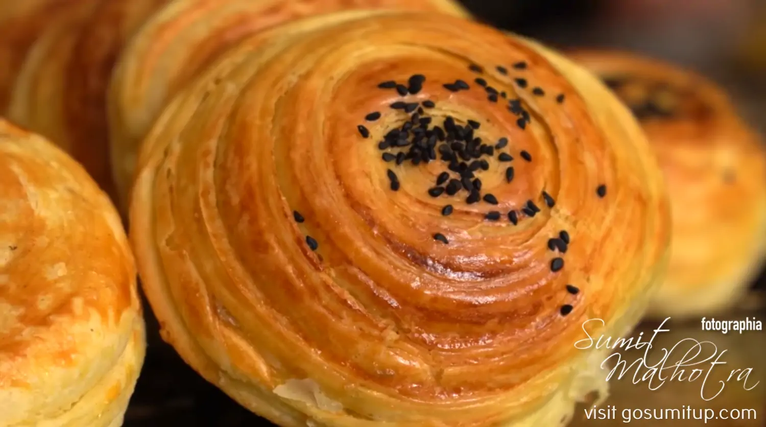 22 bake them in the oven and remove shor gogal aka shorgoghal, şorqoğal golden brown