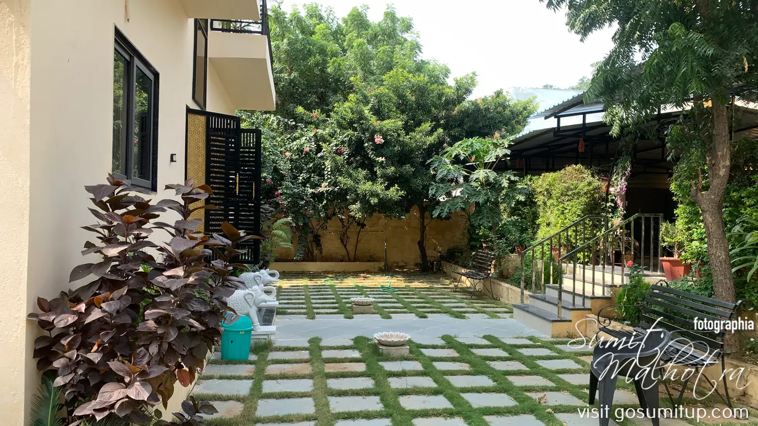 Walkway between the room and dining area